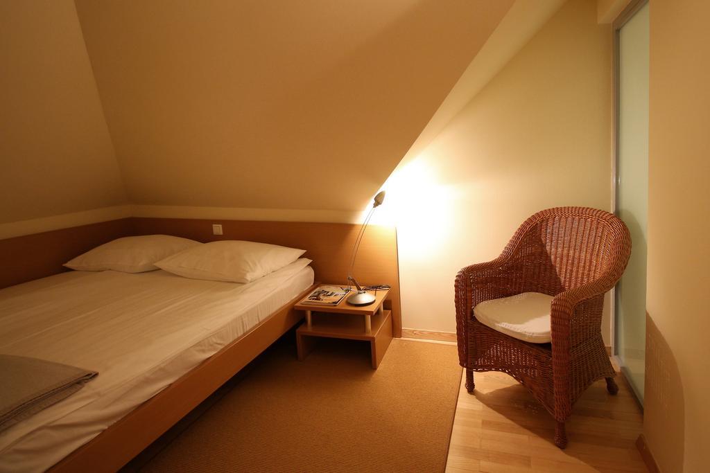 Apartments Villa Boltez Kranj Room photo